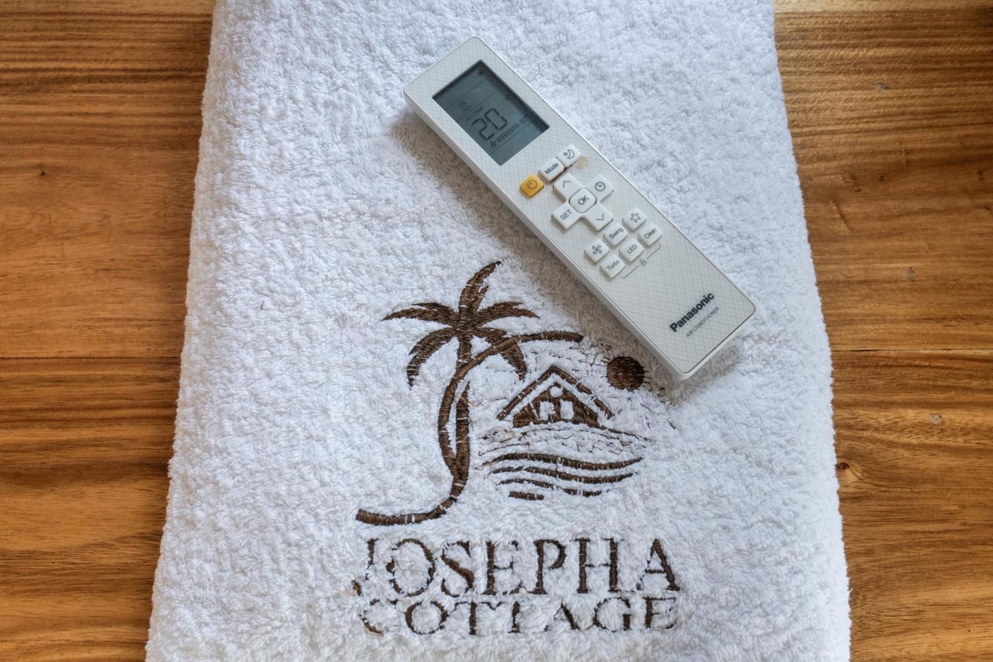 Josepha Cottage Ngurbloat Ngoại thất bức ảnh