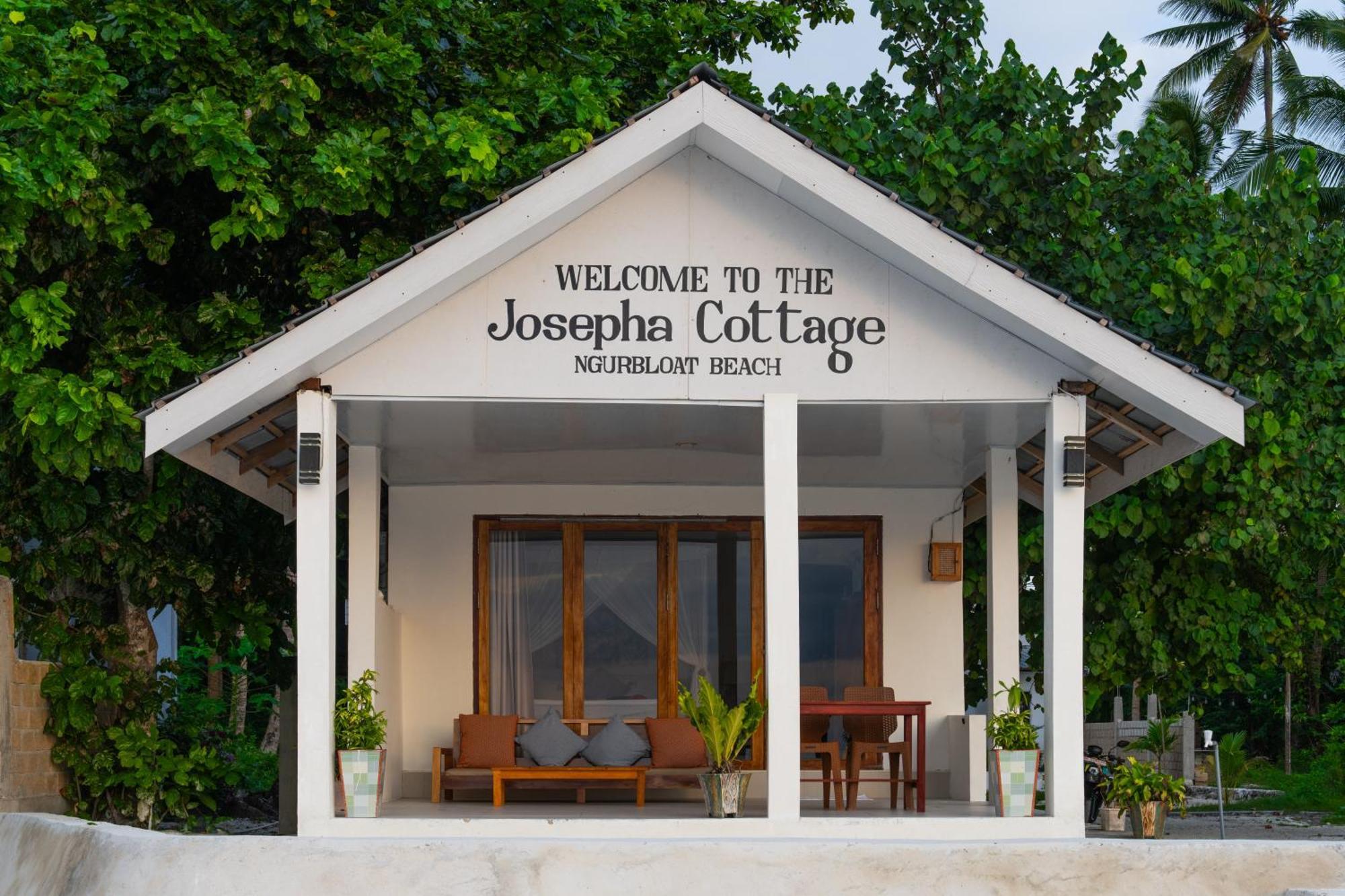 Josepha Cottage Ngurbloat Ngoại thất bức ảnh